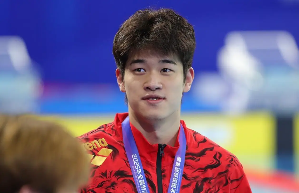 优配送 潘展乐面临成名后最严峻考验，世界排名跌出前10，世锦赛冲冠难度大